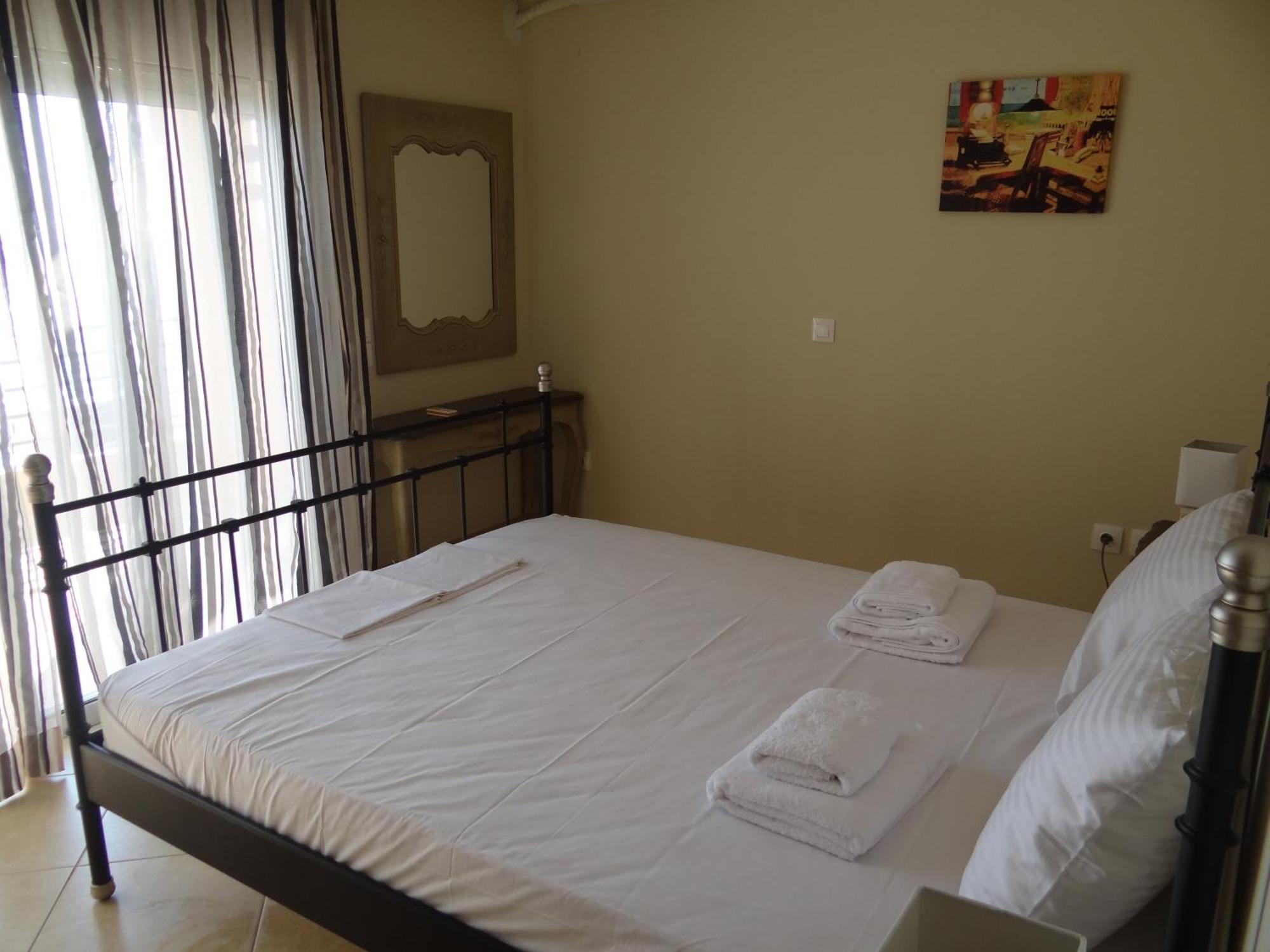 Aperanto House Paralia Loutsas Room photo