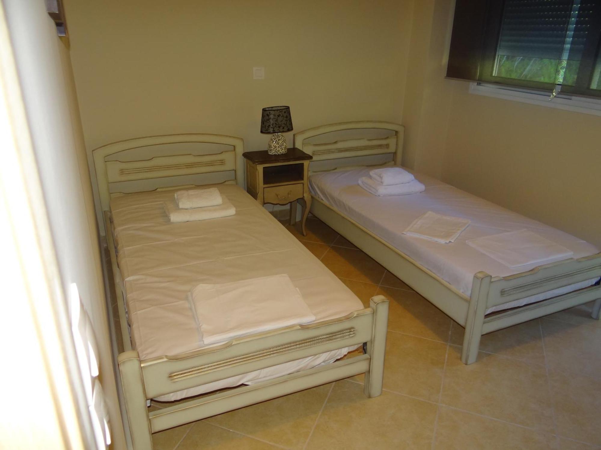 Aperanto House Paralia Loutsas Room photo