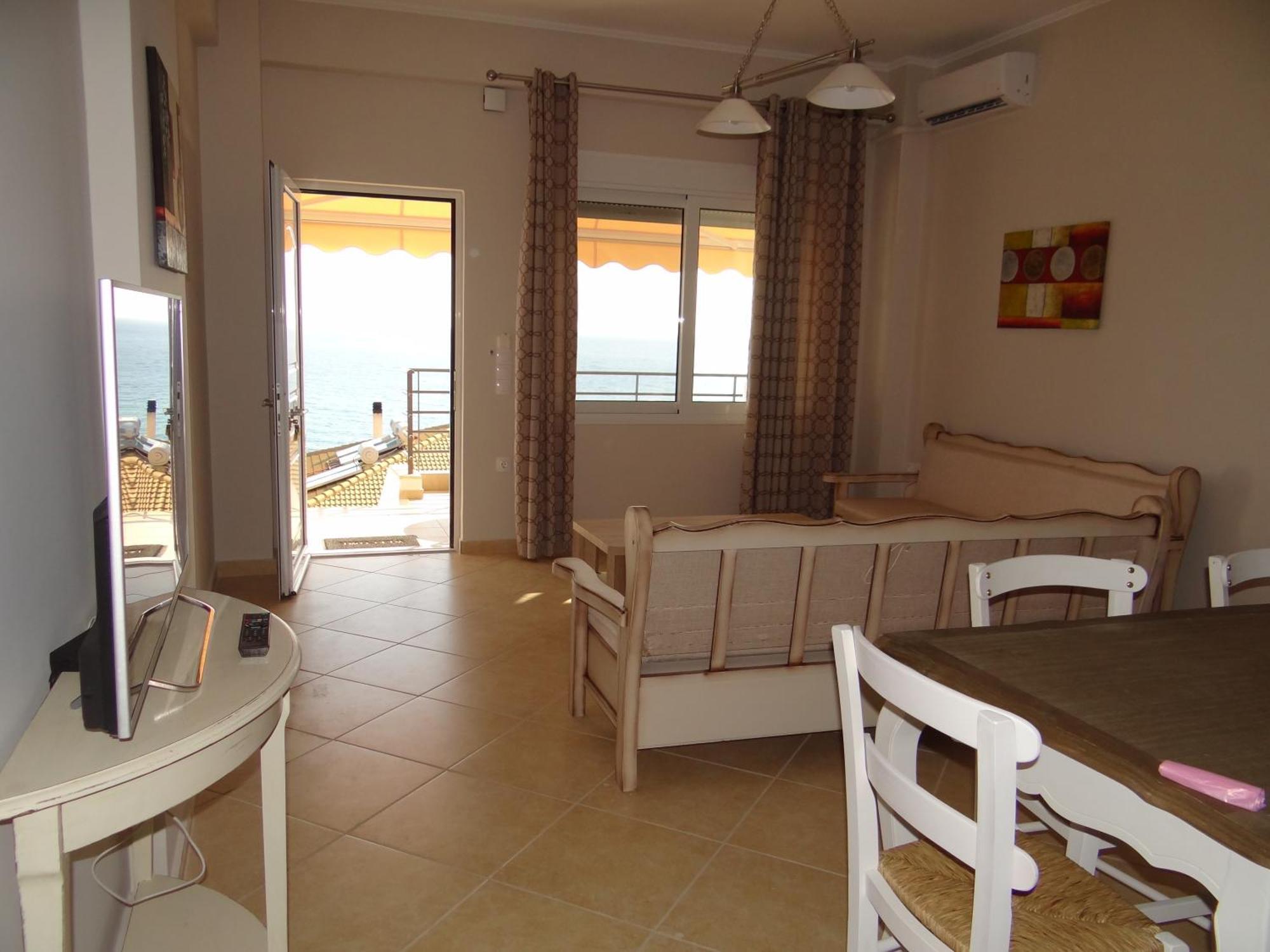Aperanto House Paralia Loutsas Room photo