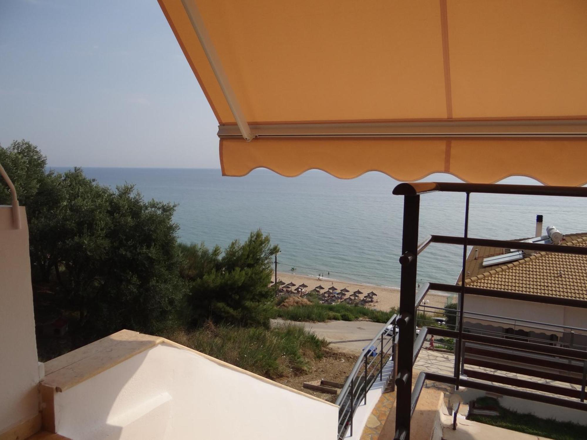 Aperanto House Paralia Loutsas Room photo