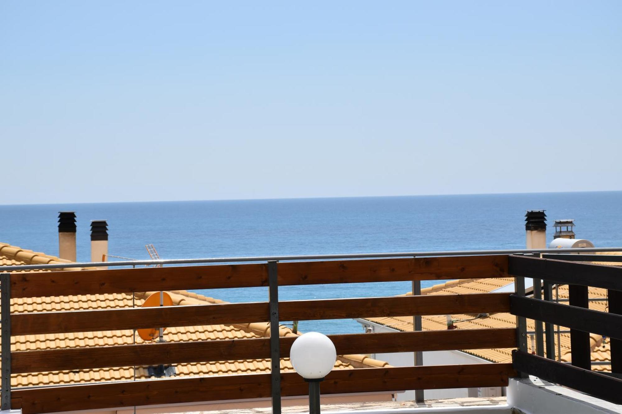 Aperanto House Paralia Loutsas Room photo